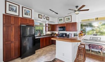 654 Kaupakalua Rd, Haiku, HI 96708