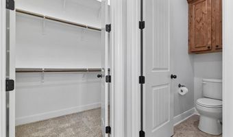 402 N Parkway Dr, Alvarado, TX 76009