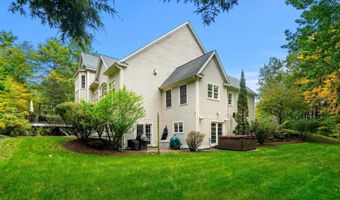 11 Aspen Ln, Bedford, NH 03110