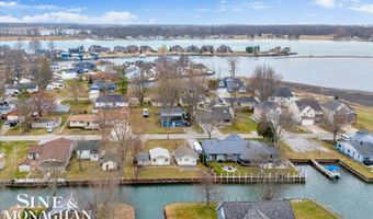 800 Ruskin Ave, Algonac, MI 48001