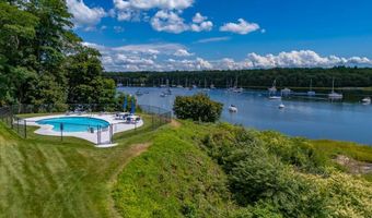 152 Crompton Ave 12, East Greenwich, RI 02818