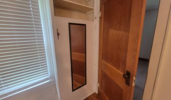 2015 L St, Auburn, NE 68305