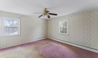 32 Brentwood Dr, Bloomfield, CT 06002