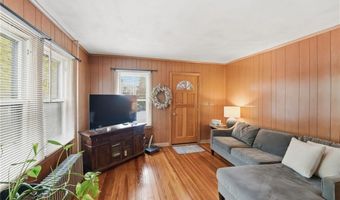 2 Wilson St, Bristol, RI 02809