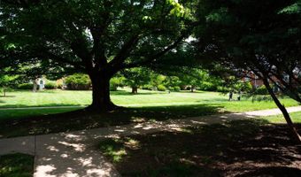 8 AUBURN Ct #A, Alexandria, VA 22305