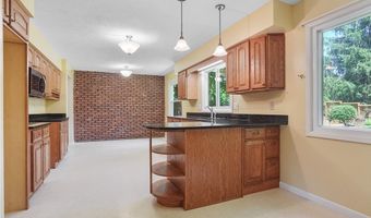 240 S Park Dr, Aurora, OH 44202
