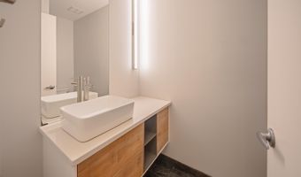 672 Greenhills Dr, Ann Arbor, MI 48105