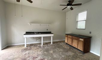 322 Magnolia Dr, Adel, GA 31620