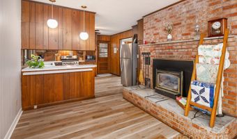 81 Amsoil Dr, Bakersville, NC 28705