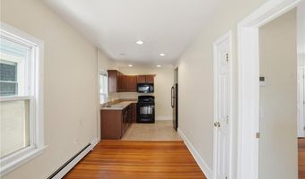 8 Mann Ave, Newport, RI 02840