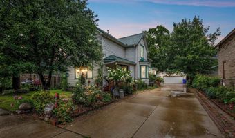 114 E HARRISON St, Appleton, WI 54915