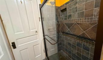 1027 N 4th St, Atchison, KS 66002