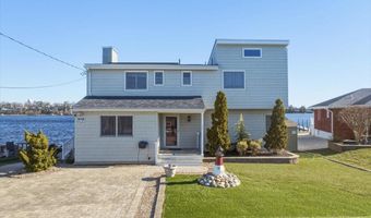 32 Cove Rd W, Bayville, NJ 08721