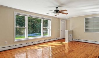 15 Highland Rd, Glocester, RI 02814