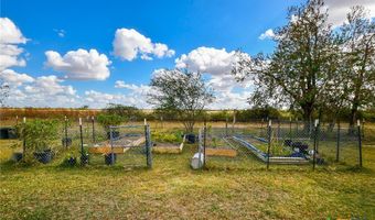 1093 Sunderman Rd, Alleyton, TX 78935