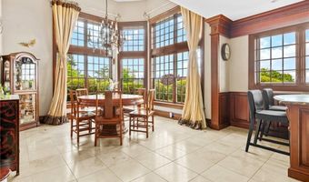 99 N Cliff Dr, Narragansett, RI 02882