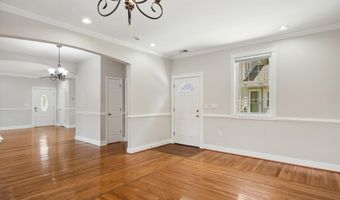 6442 HOLYOKE Dr, Annandale, VA 22003