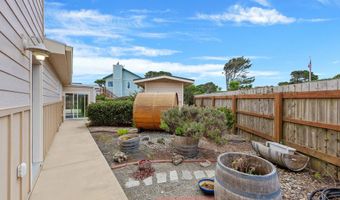 975 OCEAN Dr, Bandon, OR 97411