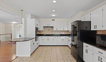 4100 DOWNING St, Annandale, VA 22003