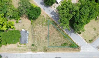 927 5th Ave, Bainbridge, GA 39817