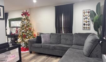 14 Cross St, Andover, NJ 07801