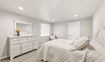 860 1ST St SE, Bandon, OR 97411