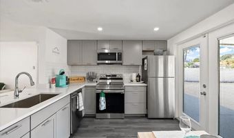 5332 NUTMEG Ave, Sarasota, FL 34231