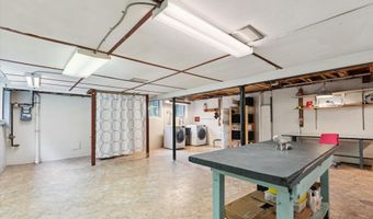 2422 Essex, Ann Arbor, MI 48104