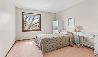 1181 Karth Lake Dr, Arden Hills, MN 55112