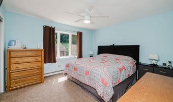1 Lee Ann Dr, Johnston, RI 02919