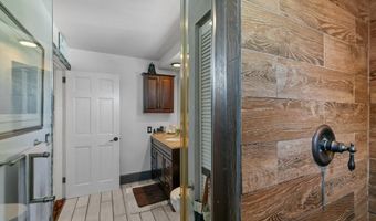 21 Slocum St, Newport, RI 02840