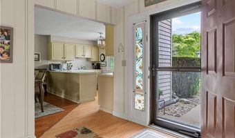 30 Sweet Meadow Ct 15, Narragansett, RI 02882