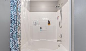 509 Sharon Oaks Ct, Benton, AR 72019