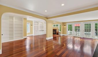 997 Washington St, Bath, ME 04530