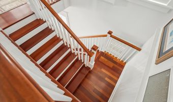 73 E 25th St, Avalon, NJ 08202