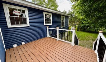 5 Greenfield Ave, Bangor, ME 04401