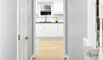 123 Stone Gate Dr, North Kingstown, RI 02852