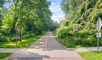29 Grey Meadow Dr, Burlington, VT 05408