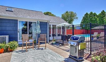 62 Meadowcrest Dr, Cumberland, RI 02864