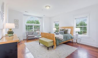9715 SINGLETON Dr, Bethesda, MD 20817