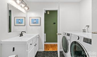 102 Iris St, Asheville, NC 28803