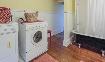 53 Congress St, Belfast, ME 04915