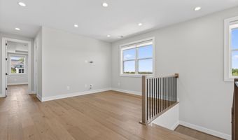 881 N MANCHESTER St, Arlington, VA 22205