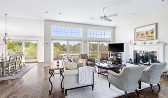 55 Seabreeze Ln, Amagansett, NY 11930