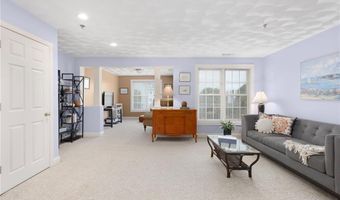 45 Saw Mill Dr 305, North Kingstown, RI 02852