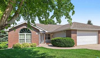 2051 Arbor Rdg, Brookings, SD 57006
