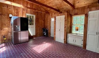 93 Provident Pl, Coventry, RI 02816