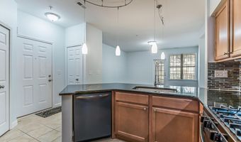 922 W Summerfield Glen Cir, Ann Arbor, MI 48103