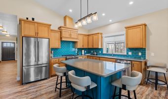875 12TH St, Bandon, OR 97411