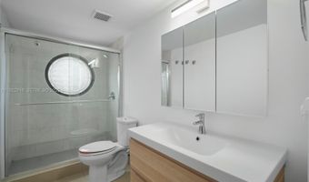 1000 W Island Blvd 504, Aventura, FL 33160